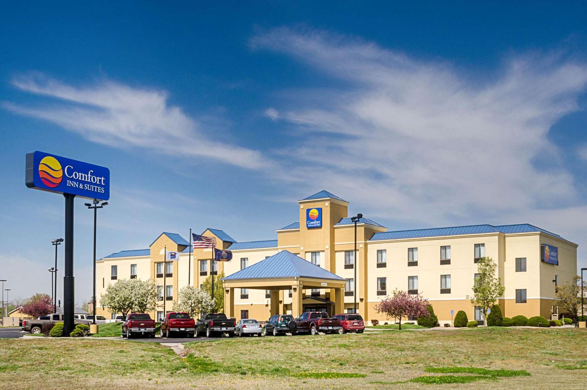 Comfort Inn & Suites Hutchinson Exterior foto